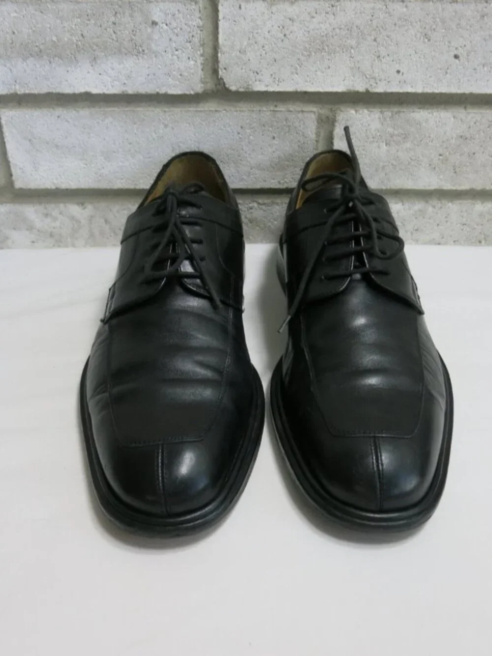 Mezlan split toe